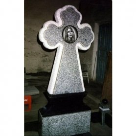 Гранитный крест