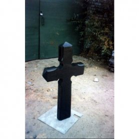 Гранитный крест