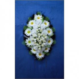 Венок с искусственными цветами №02