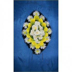 Венок с искусственными цветами №05